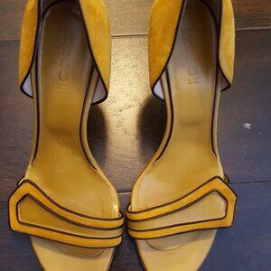 Hugo Boss Unique yellow Stilettos